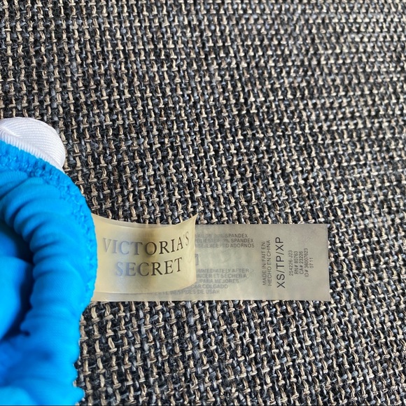 VICTORIAS SECRET Blue Bikini Top - Picture 3 of 3